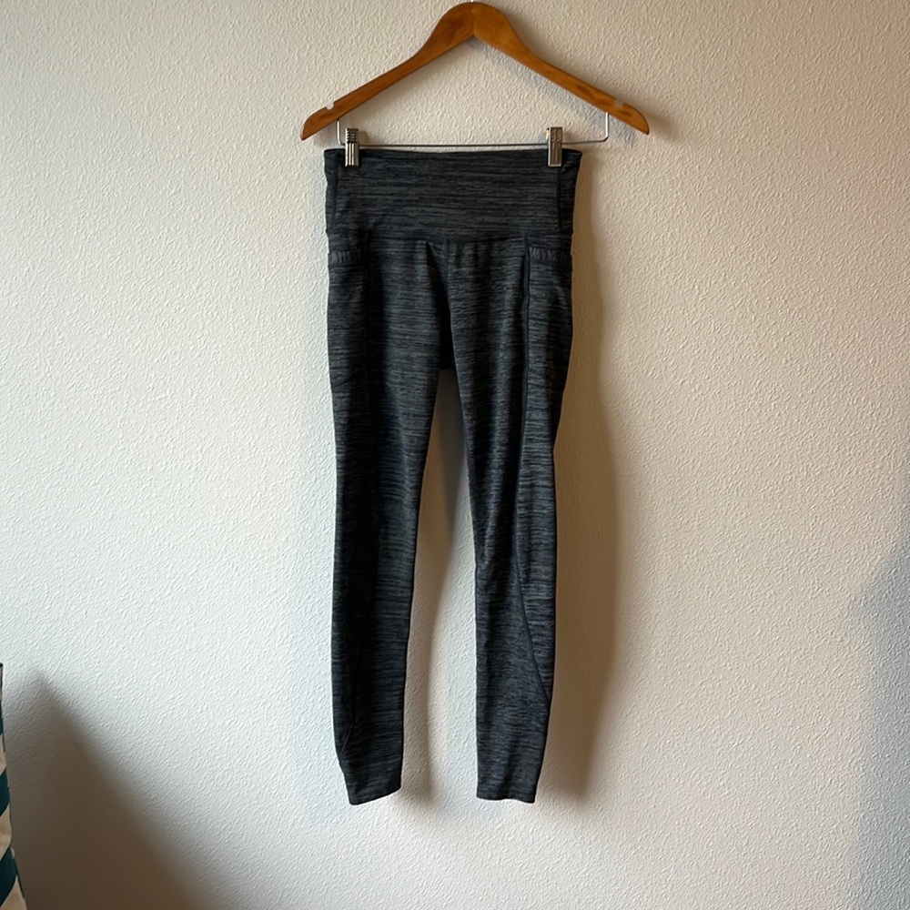 Athleta grey tights with pockets